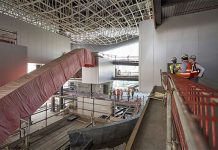 Construção do pavilhão alemão para exposição mundial na reta final