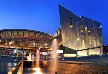 Centro de Convenções espanhol promove teste com novo dispositivo de distanciamento social