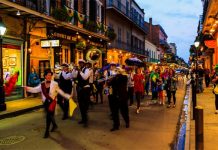 Nova Orleans suspende as restrições relativas a COVID-19 e grandes eventos podem exigir prova de vacinação