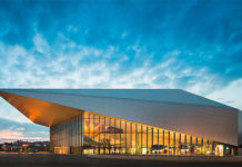 SwissTech Convention Center recebeu a volta dos eventos de negócios na Suíça