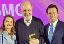 Sergio Junqueira é homenageado em Gramado com o troféu “AMIGO DO FESTURIS”