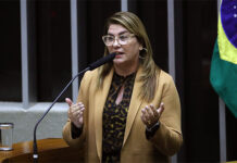 Presidente da ABEOC Brasil discursa na Câmara e fala da união e tamanho do setor de eventos