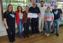Projeto Festuris Cuida entrega R$11 mil para Escola Vicente Casagrande