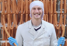 Depois de cerveja própria, WGroup lança salsicha especial para a São Paulo Oktoberfest 2025