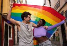 Cinco dicas para organizar o seu roteiro e curtir a Parada LGBTI+ do Rio 2025