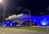Recife Expo Center ilumina fachada de azul escuro em apoio à prevenção do câncer colorretal