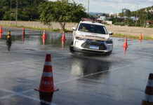 Policiais Militares de Joinville participam de treinamento de direção defensiva na Expoville