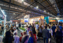 Abrasce celebra 50 anos da entidade em meio a Exposhopping 2026