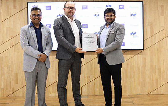 Executivos-assinam-parceria-com-a-Messe-Muenchen-India