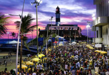 Parada do Orgulho LGBT+ Bahia terá 13 trios; veja a programação