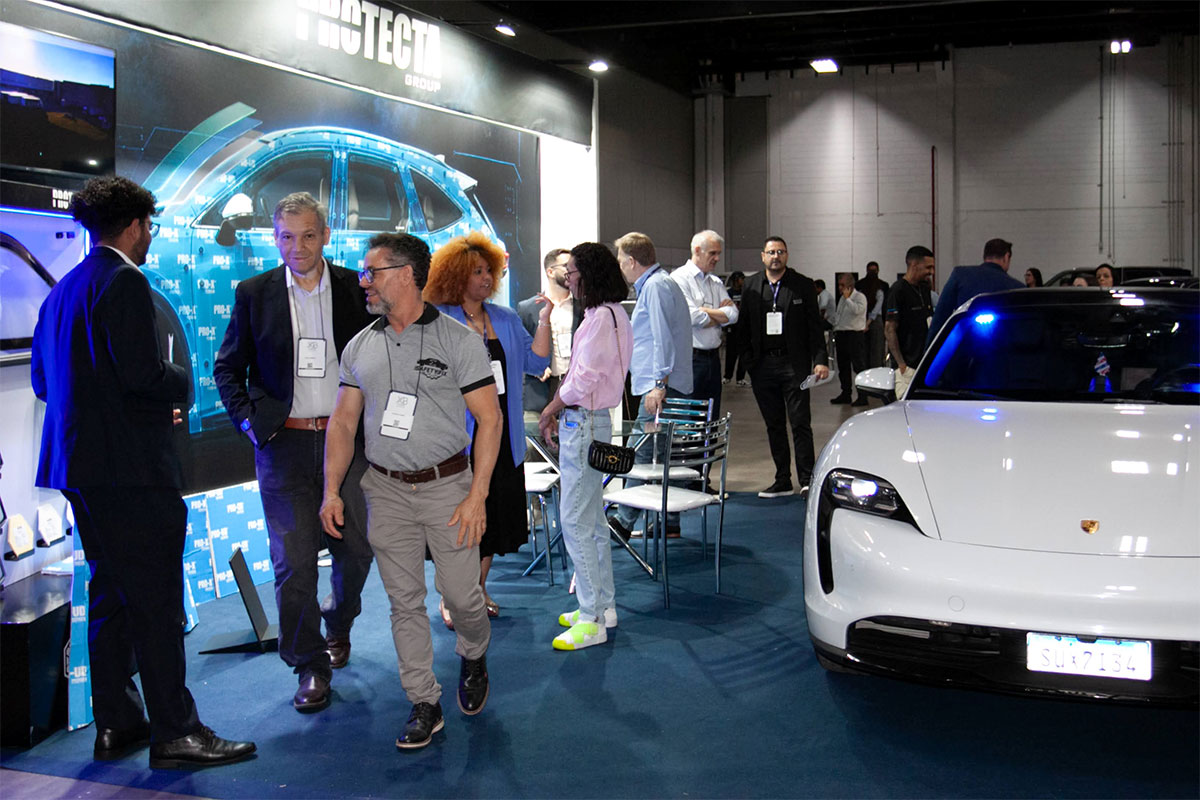 EXPOBLINDAGEM 2026 reuniu representantes e expositores de dez países